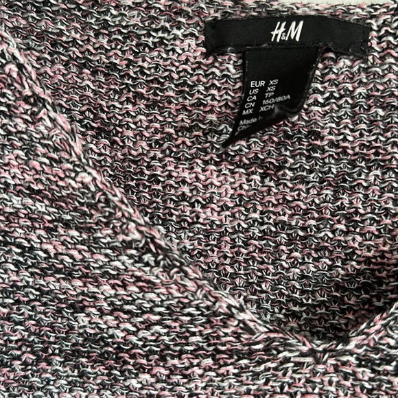 XS, Multicolored Knit V-Neck Tunic Sweater, Pink, Black, White - Picture 2 of 3